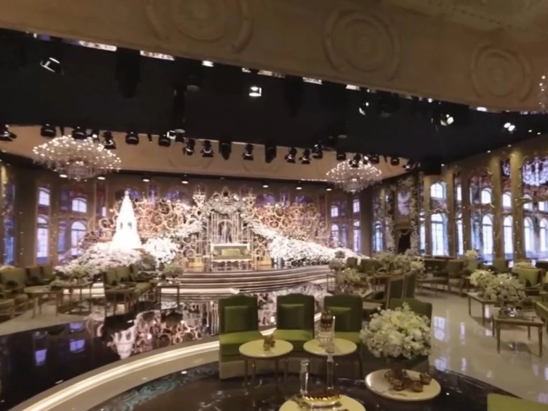 Modern retro high-end wedding banquet