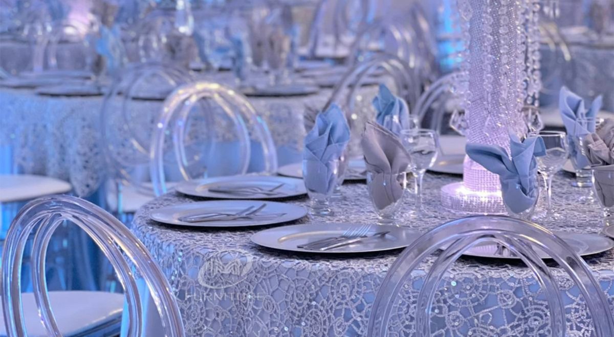 What is the customer's reaction after receiving our resin chair?